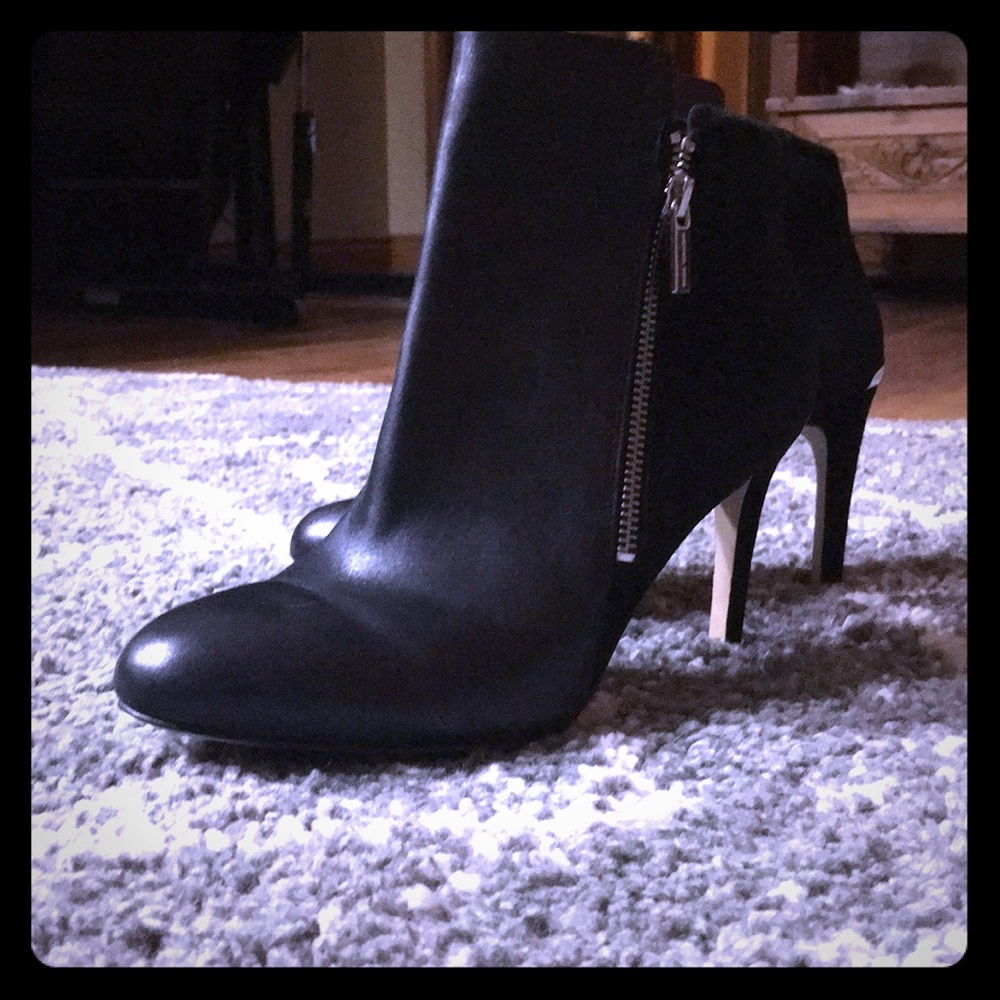 Michael Kors leather/ suede booties